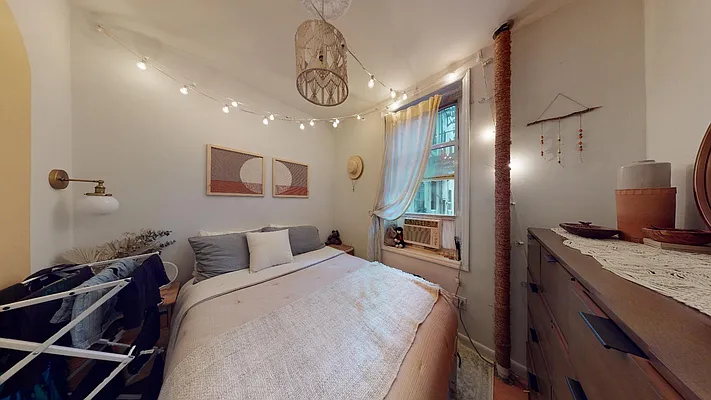 Rented by Bond New York | media 25