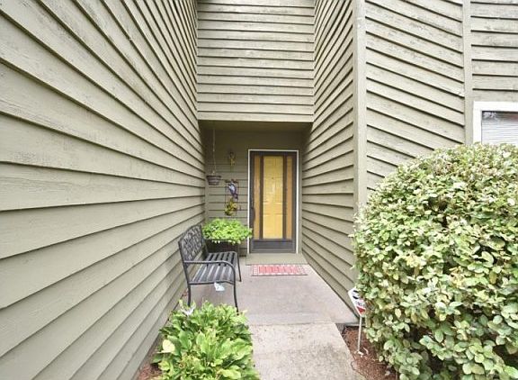 2nd image of 5812 Glenn Hollow Ln