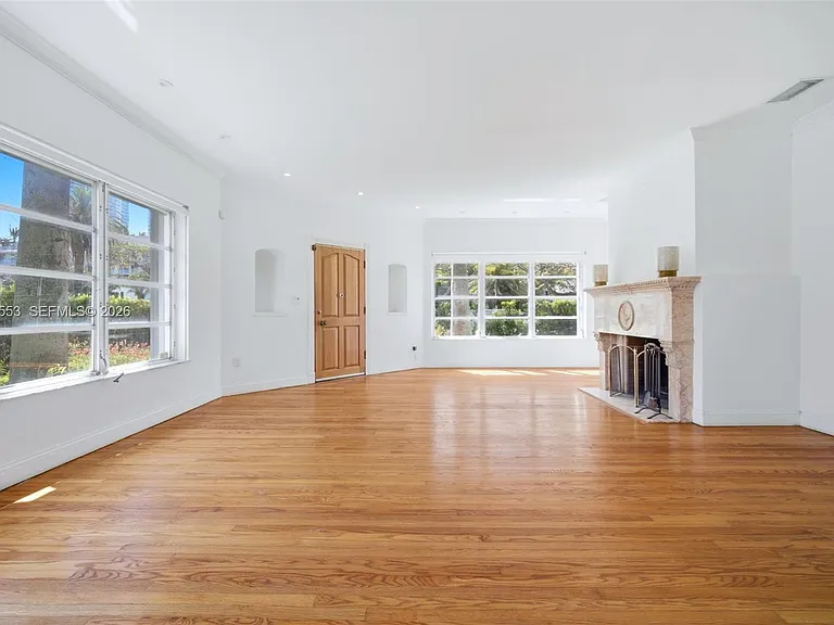 2300 S Miami Ave — Photo 5