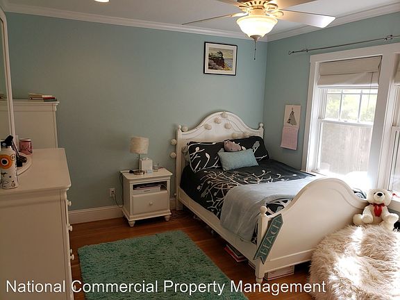 4th image of 258 Grand St