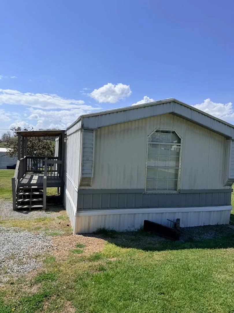 3 bed, 2.0 bath, $1,450 — Photo 1