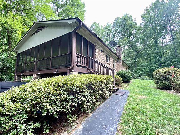 5th image of 101 Crown Ln