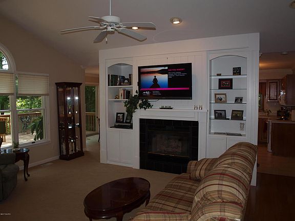 5th image of 6884 Wildwood Ct