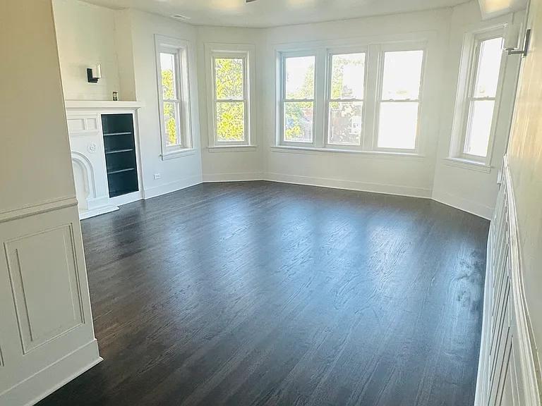 8220 S Eberhart Ave — Photo 2