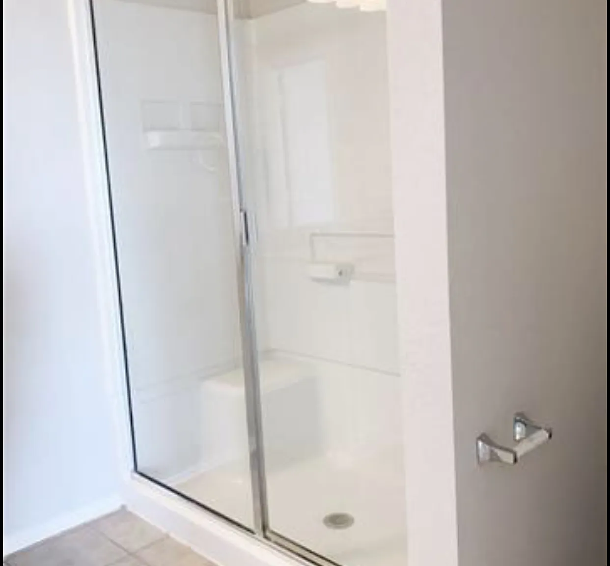 3 bed, 2.5 bath, 2360 sqft, $2,300 — Photo 4