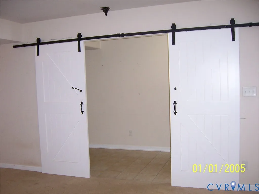 4 bed, 4.0 bath, 2892 sqft, $3,100 — Photo 2