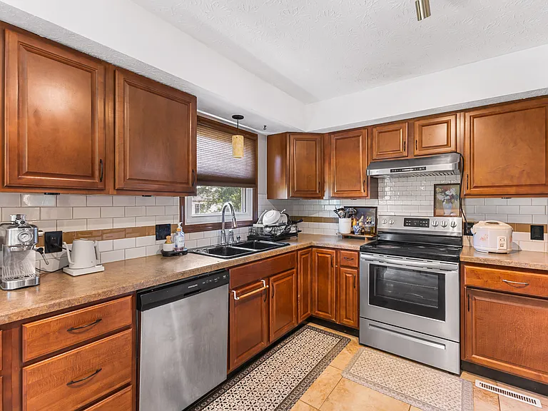 6431 Blackhaw Dr — Photo 17