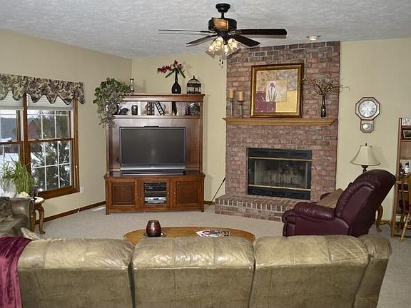 5th image of 2206 W Broadland Dr