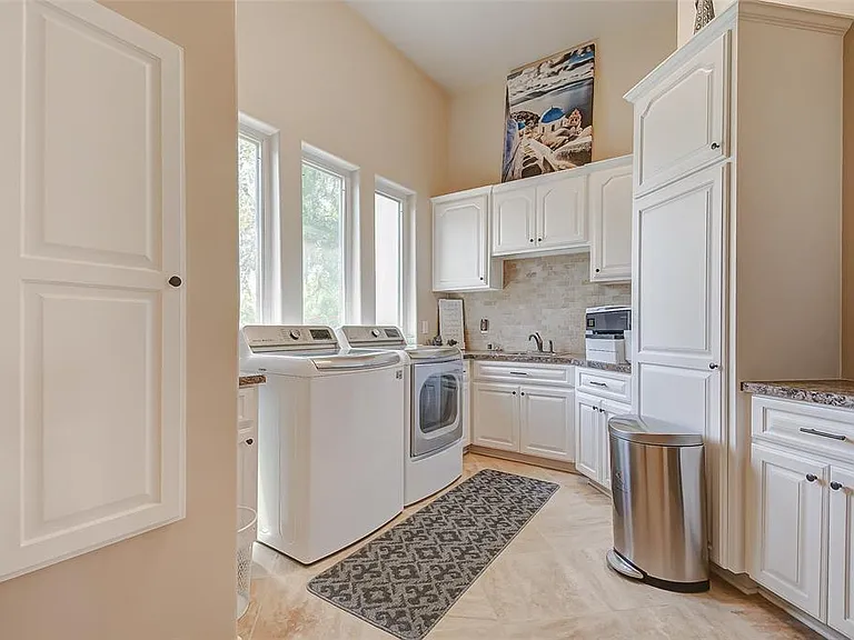 33202 W Haddon Ct — Photo 17