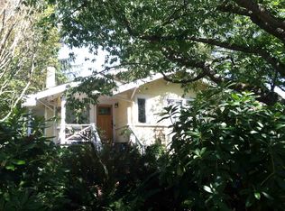 8922 12th Ave NE, Seattle, WA 98115