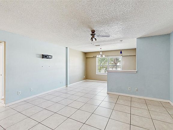 3rd image of 117 N MERCURY AVENUE #117