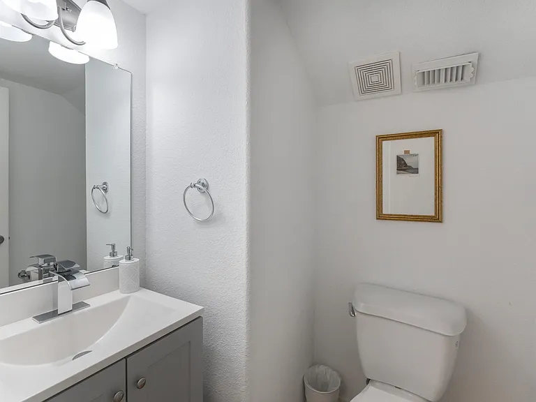 135 S Rocky Point Cir — Photo 24