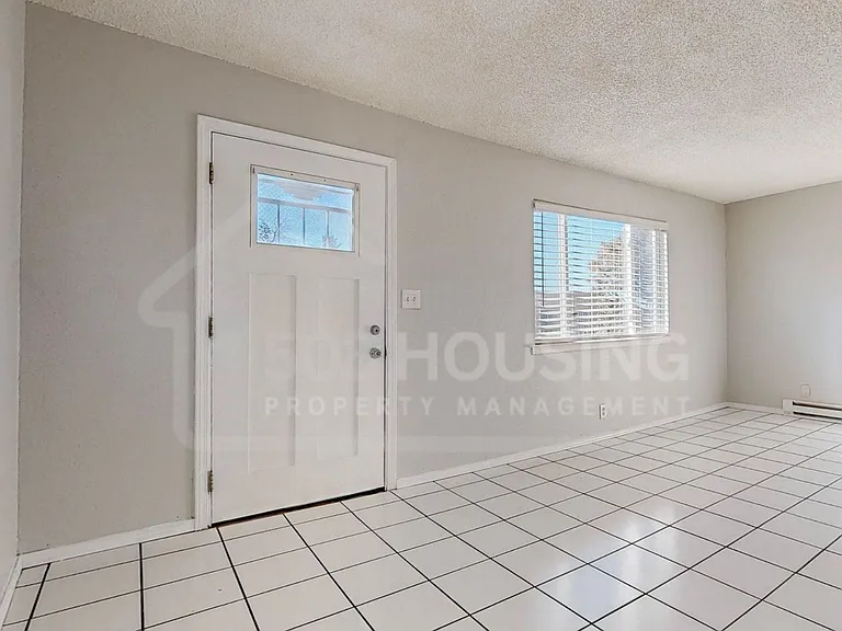 12013 Stilwell Pl NE — Photo 12
