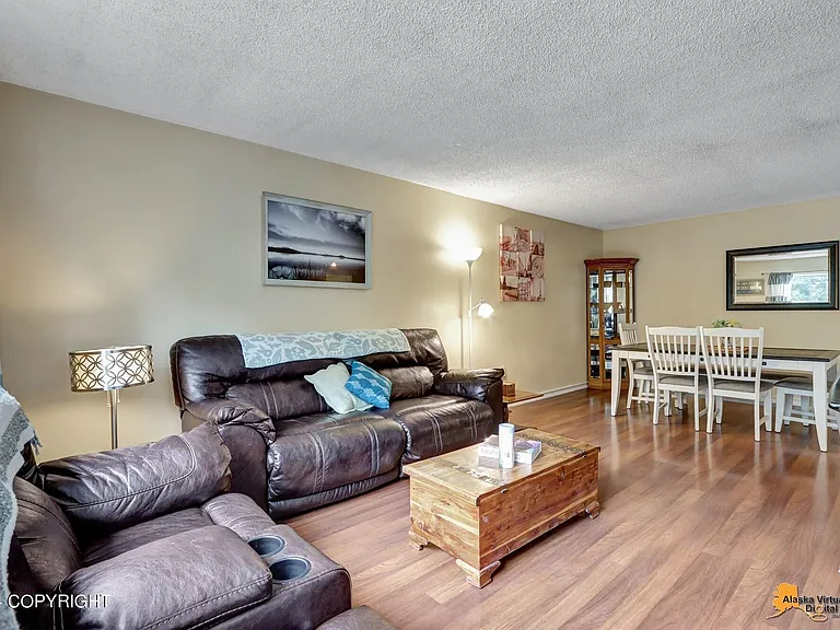 4521 Arctic Blvd #B — Photo 3