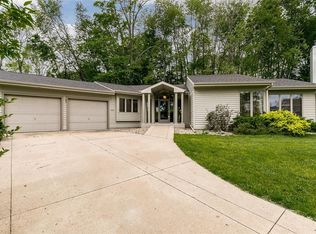 2761 Brookland Dr NE, Cedar Rapids, IA 52402