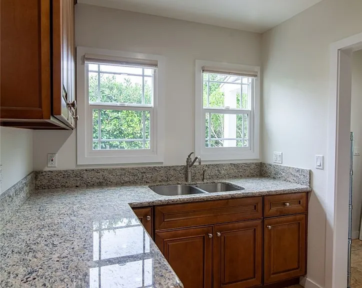 1418 Ellsmere Ave — Photo 12