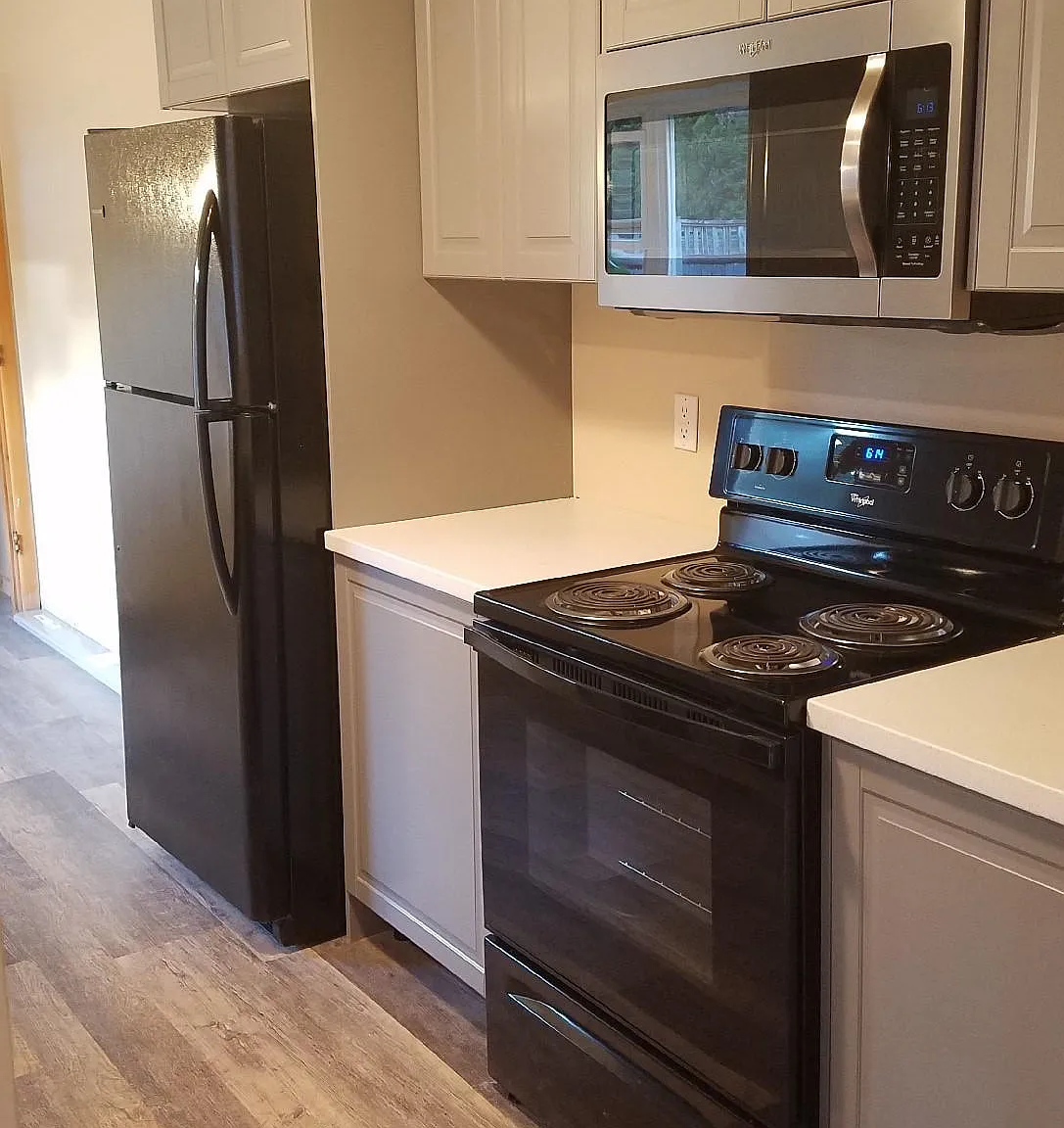 4704 NW Grant St — Photo 2