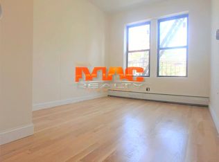 22-42 27th St #1R, Astoria, NY 11105