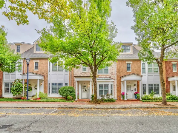 36 Independence Way image 1 of 40