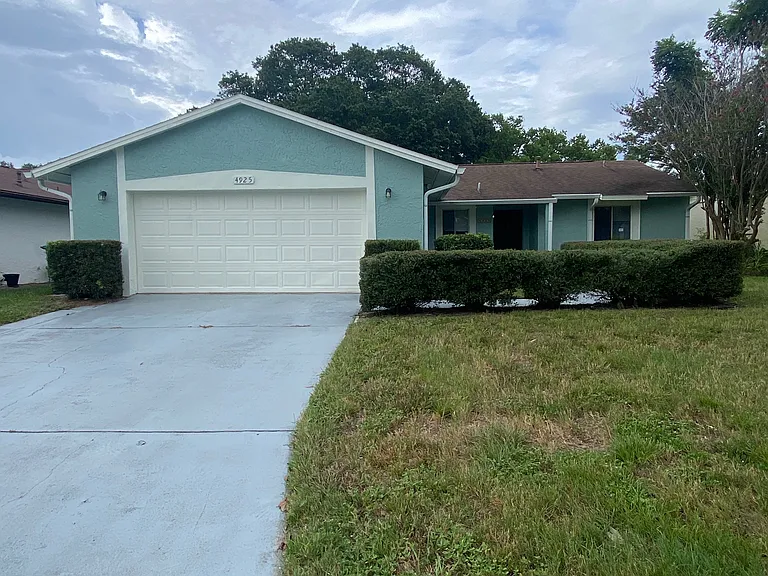 4925 Lindsay Ct — Photo 9