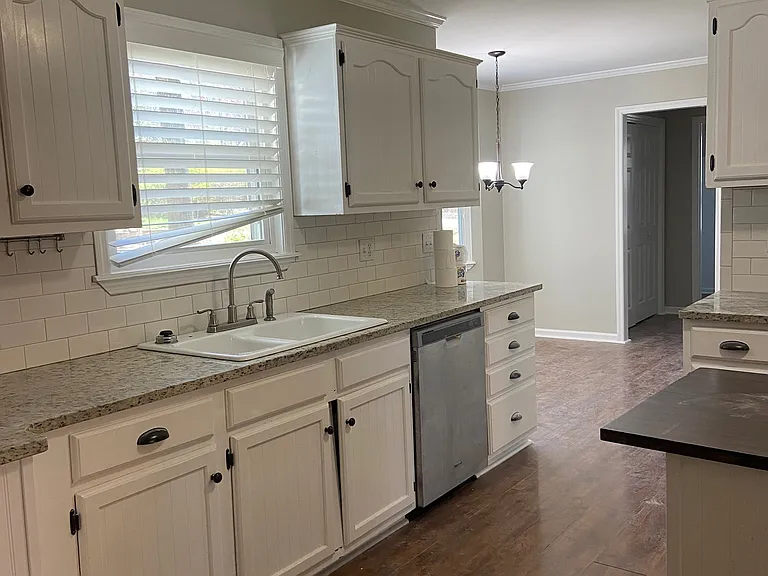 313 Timberhill Ct — Photo 9