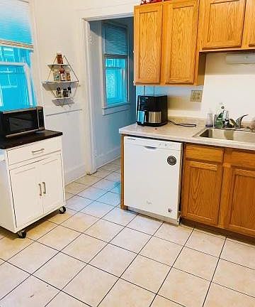3rd image of 3036 N Farwell Ave