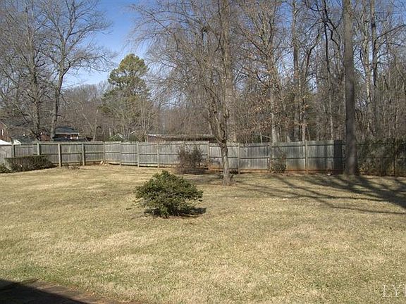 2nd image of 2167 Woodcrest Dr