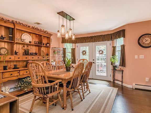 5th image of 40 Jerome Cir