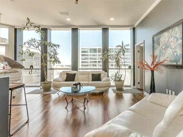 500 Throckmorton St APT 1705, Fort Worth, TX 76102