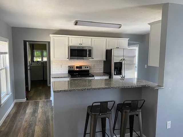 4 bed, 1400 sqft, $800 — Photo 2