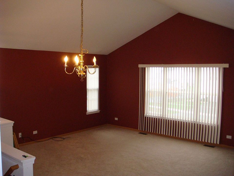 Great Size Living Room 
