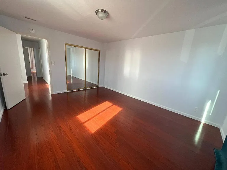 1694 44th Ave — Photo 7