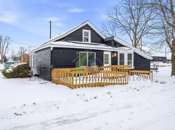 114 East St, Coopersville, MI 49404