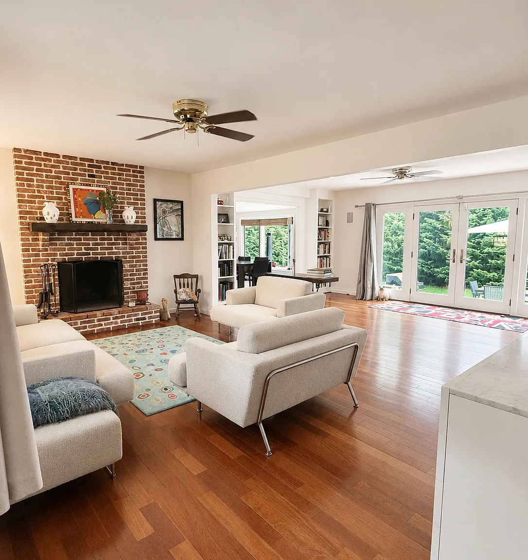 Hampton Bays — Photo 3