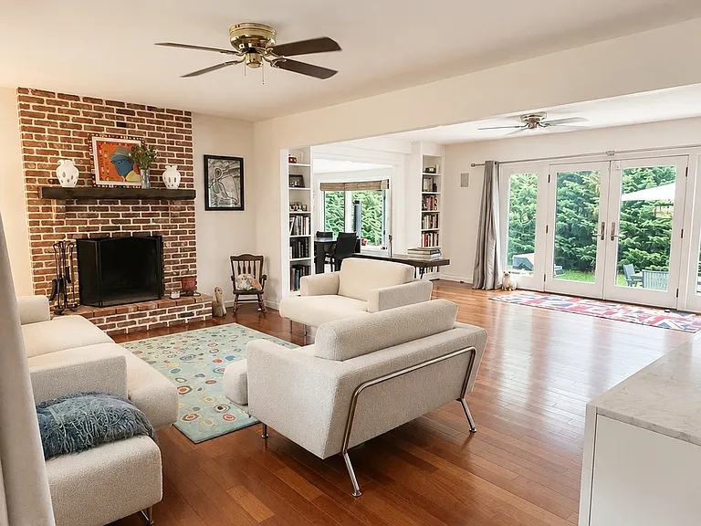 20 Lovell Rd — Photo 3
