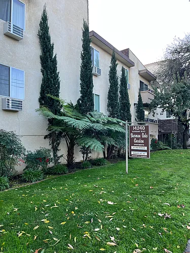 Sherman Oaks Country LLC Photo 1
