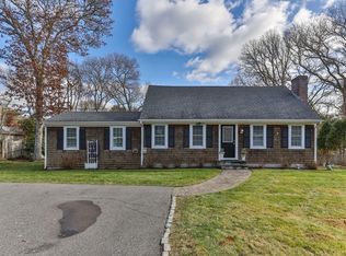 220 Fawcett Ln, Barnstable, MA 02630