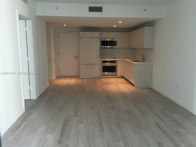 45 SW 9th St #1607 — Photo 5