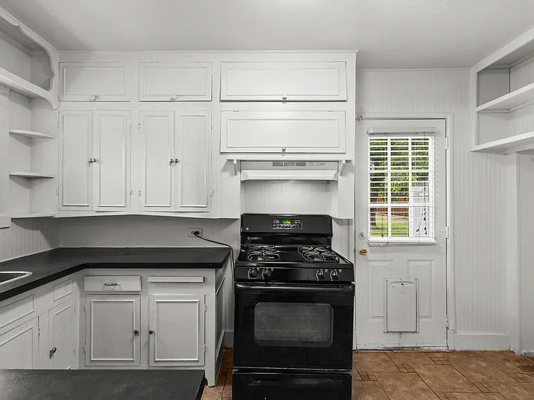 301 Maple St — Photo 7