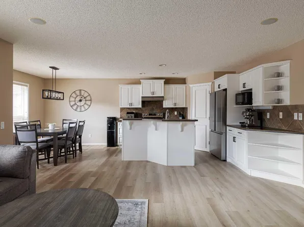 51 Brightondale Cres SE, Calgary, AB T2Z 4G6