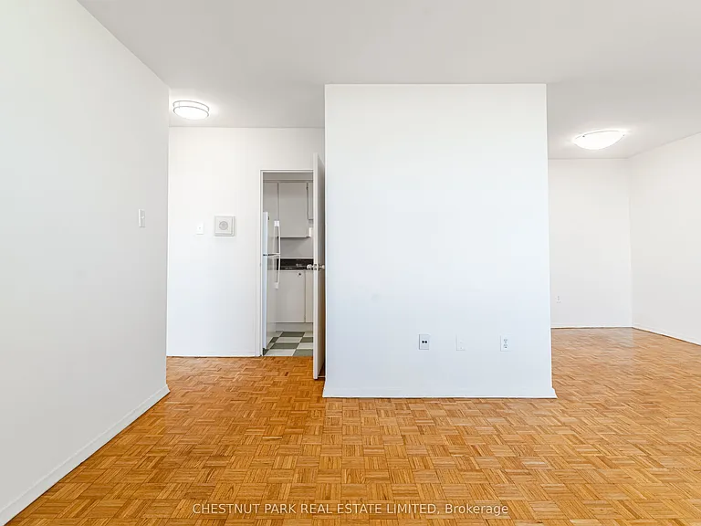 40 Godstone Rd #1507 — Photo 8