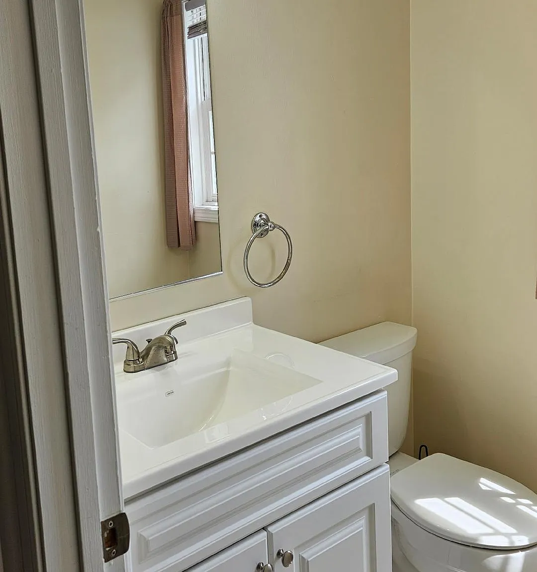 1 bed, 1.5 bath, 1096 sqft, $1,800 — Photo 2