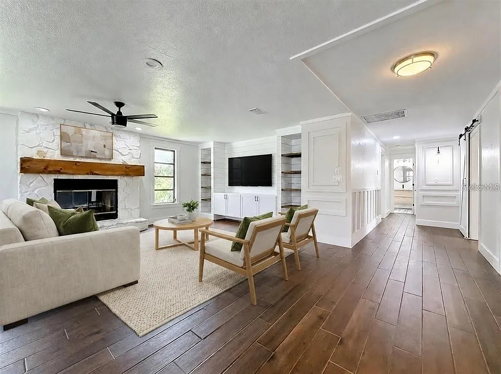 3 bed, 2.5 bath, 1539 sqft, $3,395 — Photo 3