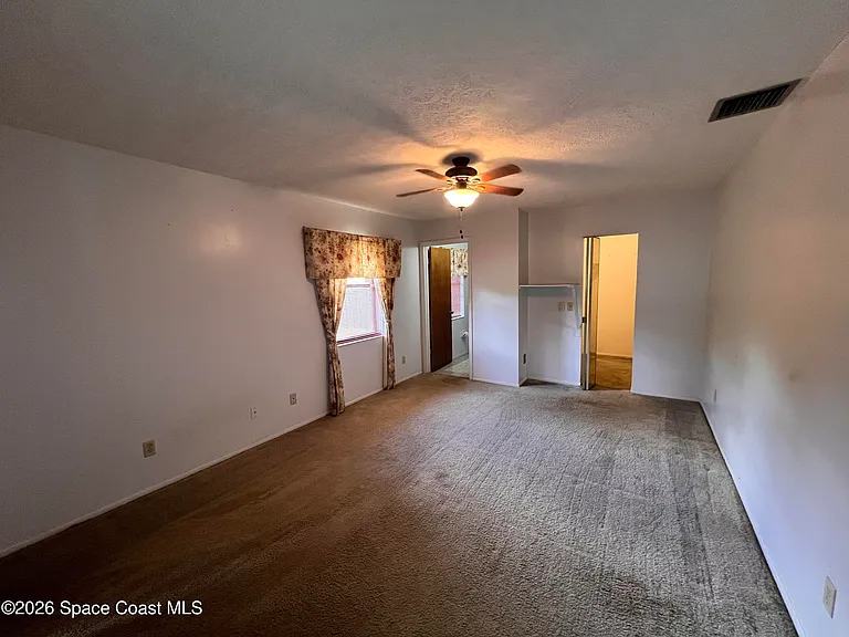 1586 Wacker Ave SE — Photo 12