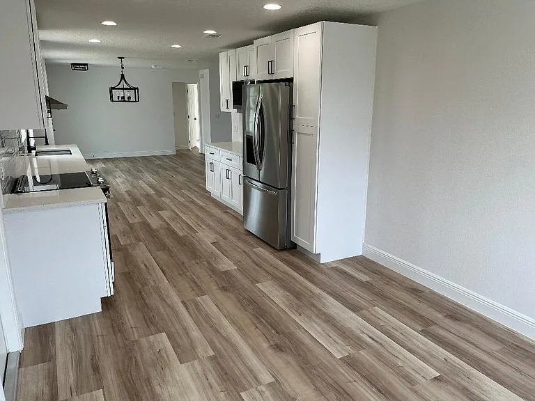 1385 S Harbor Dr — Photo 8