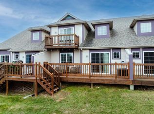 1918 Ravenswood Ln UNIT 2, Manitowoc, WI 54220