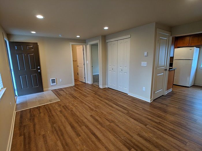 1st image of 3318 Chandler St APT 8