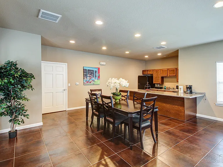 Highland Ridge Apartments — Photo 26