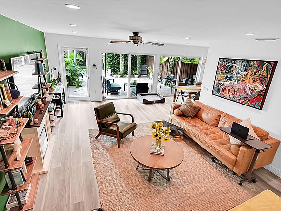 3rd image of 6 Hathaway Lane