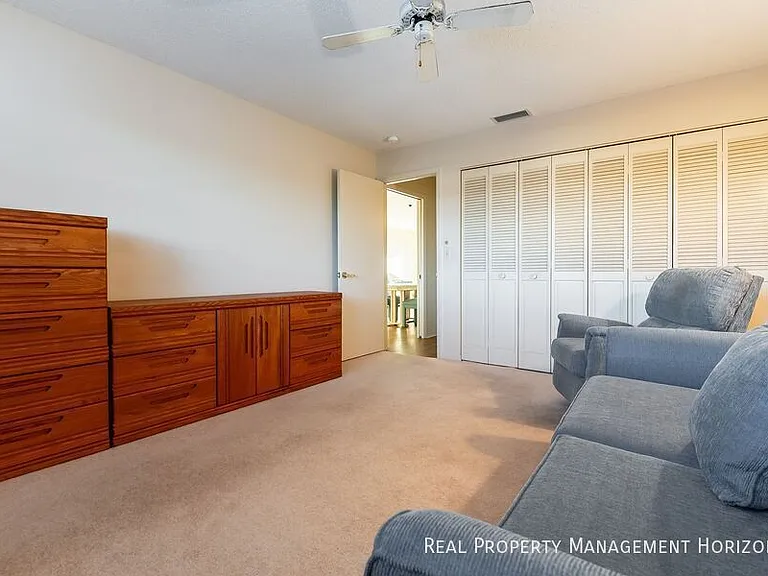 4813 Independence Dr — Photo 12